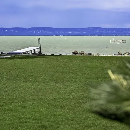 Holiday Balaton 999 Ferienhaus *
