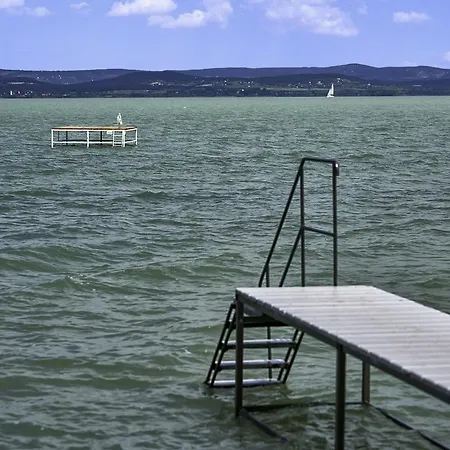 Holiday Balaton 999 *